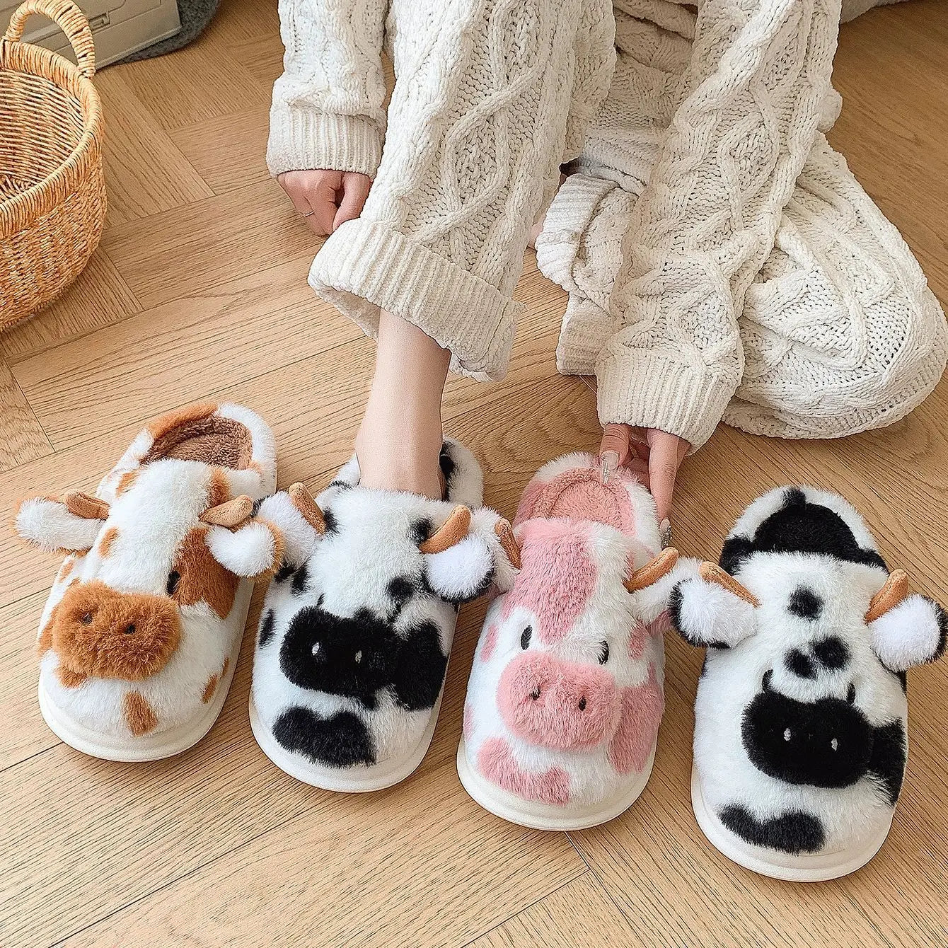 PurrMoo™ Plush Slippers – Adorable Cow & Cat Slippers Made for Cosy Days